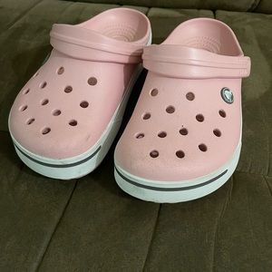 Fantastic pair of Crocs in great condition, in need of new fun wearer.